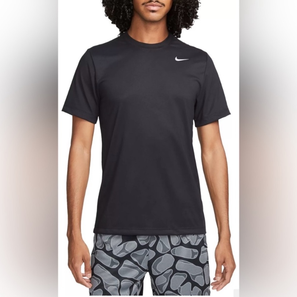 Nike Men's Black T-Shirt